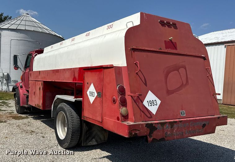 image for item ER0049 1998 Ford L8501 fuel truck