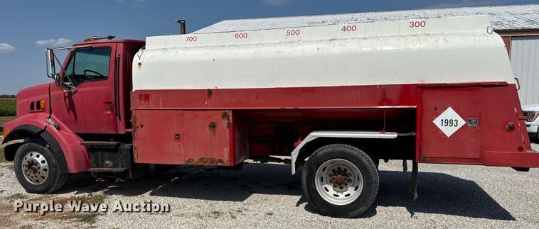 image for item ER0049 1998 Ford L8501 fuel truck