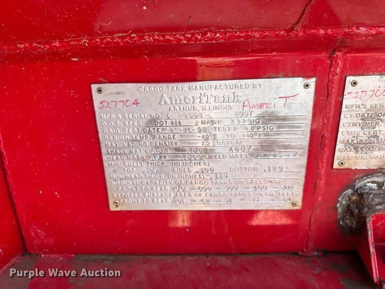 image for item ER0049 1998 Ford L8501 fuel truck