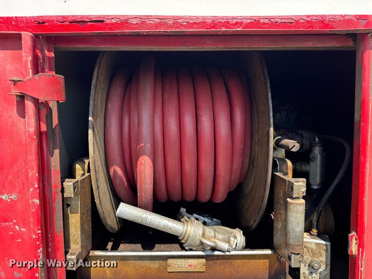 image for item ER0049 1998 Ford L8501 fuel truck