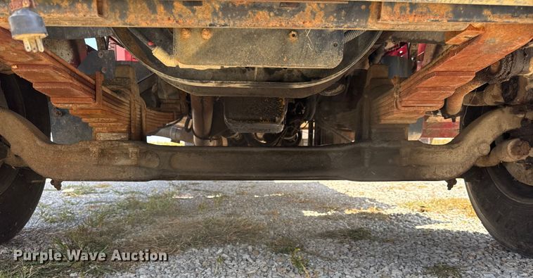 image for item ER0049 1998 Ford L8501 fuel truck