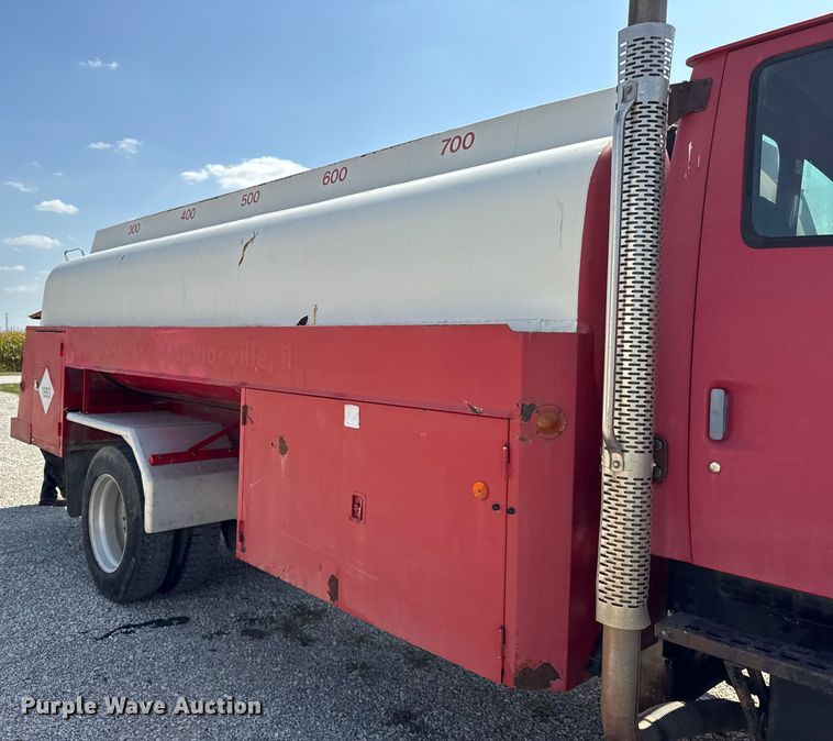 image for item ER0049 1998 Ford L8501 fuel truck