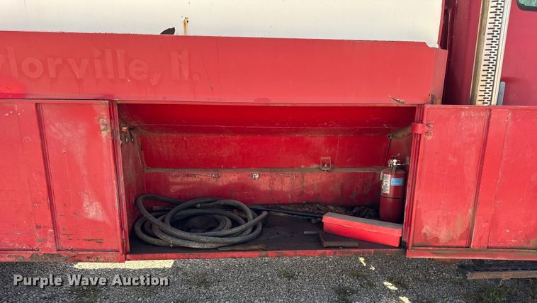 image for item ER0049 1998 Ford L8501 fuel truck