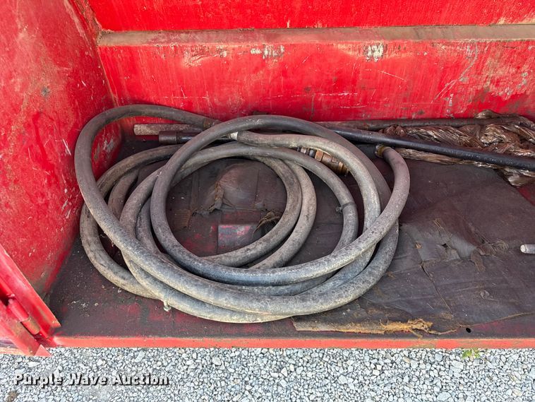 image for item ER0049 1998 Ford L8501 fuel truck