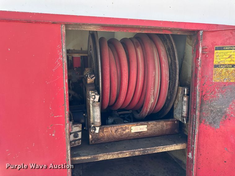 image for item ER0049 1998 Ford L8501 fuel truck