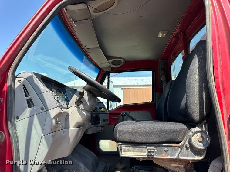 image for item ER0049 1998 Ford L8501 fuel truck