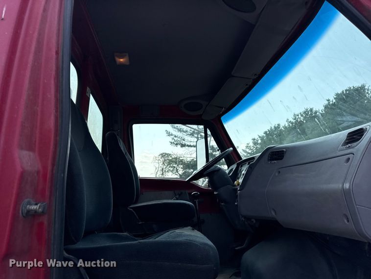 image for item ER0049 1998 Ford L8501 fuel truck