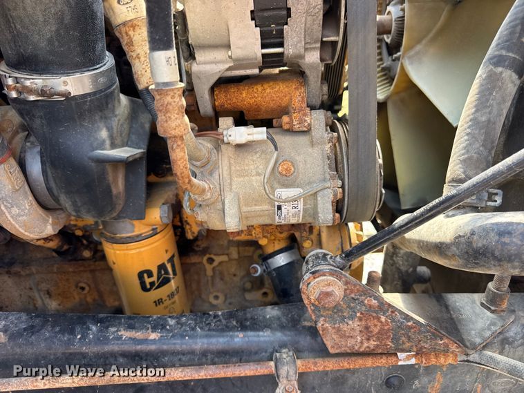 image for item ER0049 1998 Ford L8501 fuel truck