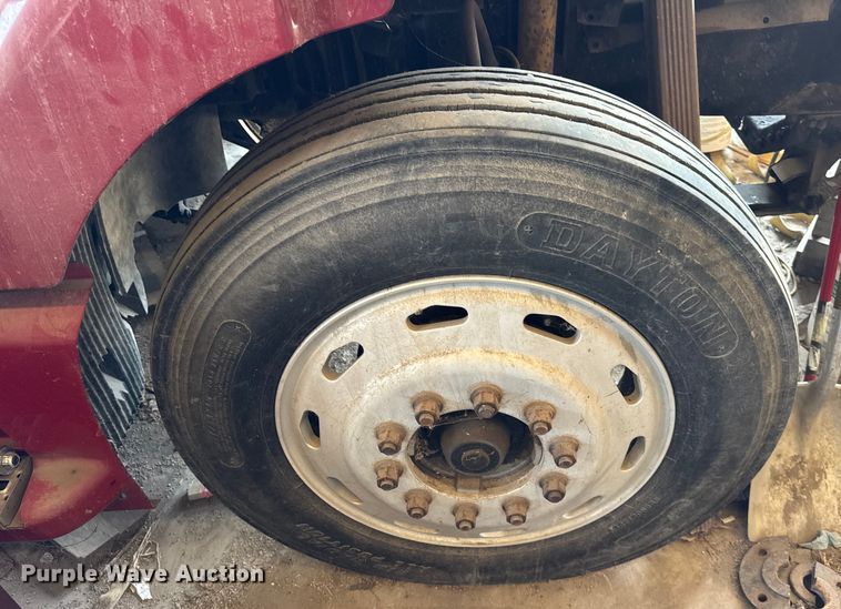 image for item ER0049 1998 Ford L8501 fuel truck