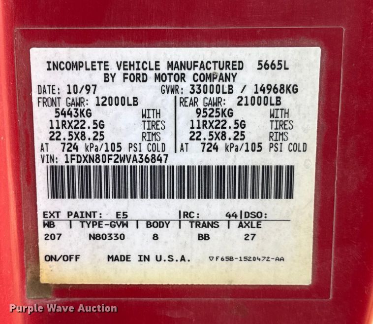 image for item ER0049 1998 Ford L8501 fuel truck