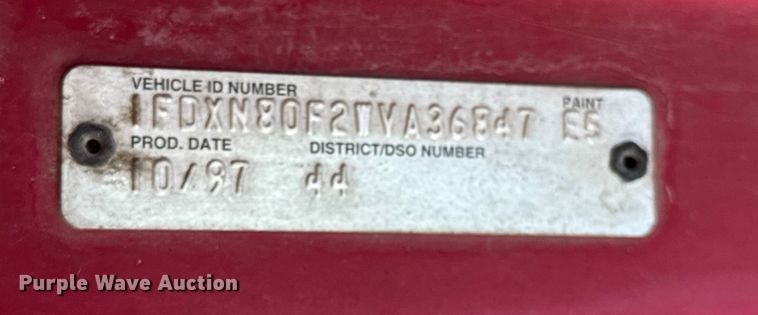 image for item ER0049 1998 Ford L8501 fuel truck