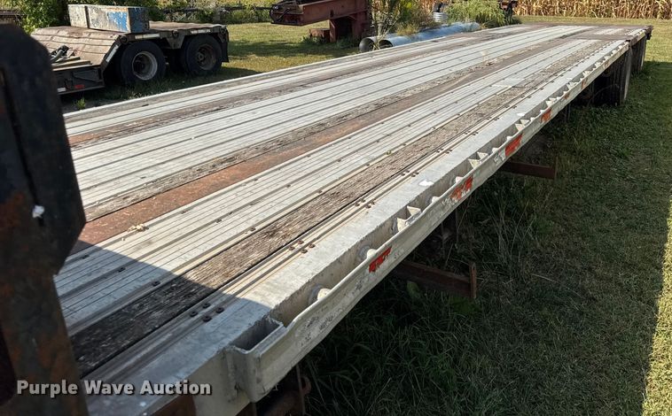 image for item ER0053 2006 Fontaine IDFT-6-804-8WSAWK drop deck trailer