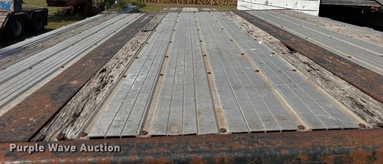 image for item ER0053 2006 Fontaine IDFT-6-804-8WSAWK drop deck trailer