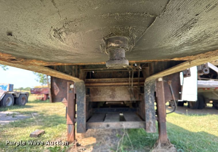 image for item ER0053 2006 Fontaine IDFT-6-804-8WSAWK drop deck trailer