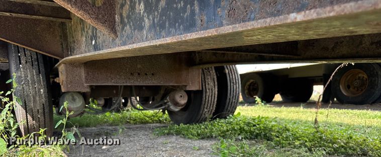 image for item ER0053 2006 Fontaine IDFT-6-804-8WSAWK drop deck trailer