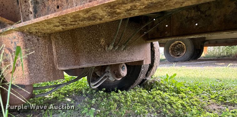 image for item ER0053 2006 Fontaine IDFT-6-804-8WSAWK drop deck trailer