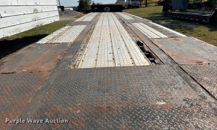 image for item ER0053 2006 Fontaine IDFT-6-804-8WSAWK drop deck trailer