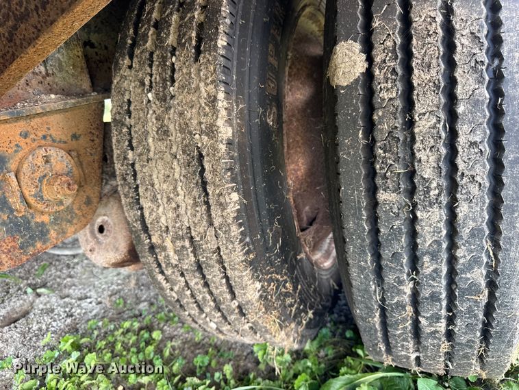 image for item ER0053 2006 Fontaine IDFT-6-804-8WSAWK drop deck trailer