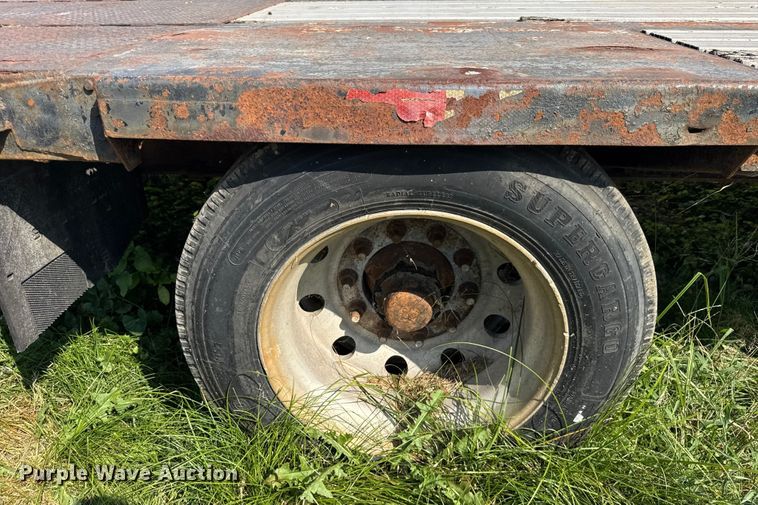 image for item ER0053 2006 Fontaine IDFT-6-804-8WSAWK drop deck trailer