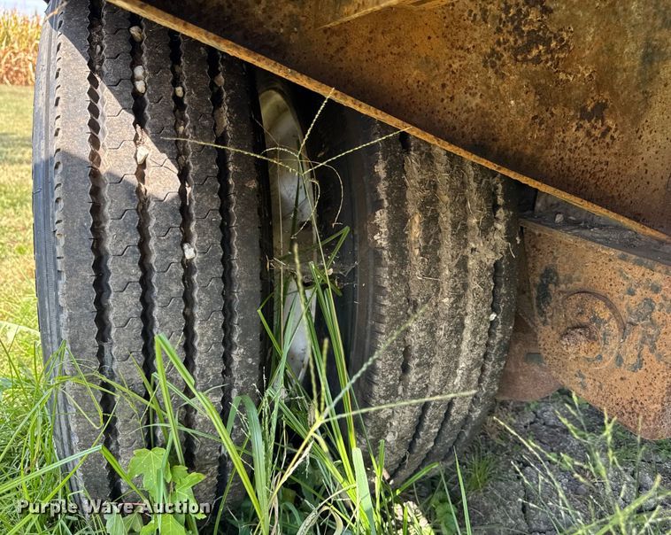 image for item ER0053 2006 Fontaine IDFT-6-804-8WSAWK drop deck trailer