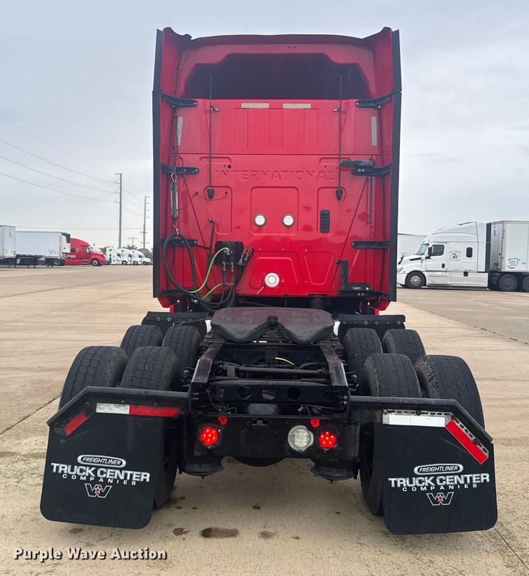 image for item ER2394 2019 International LT625 semi truck