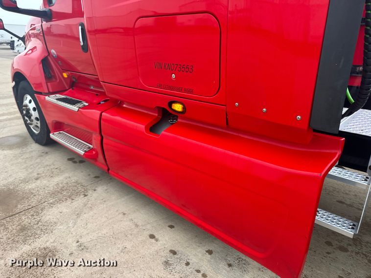 image for item ER2394 2019 International LT625 semi truck