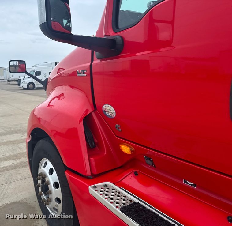 image for item ER2394 2019 International LT625 semi truck