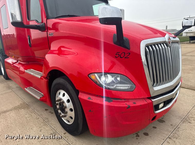 image for item ER2394 2019 International LT625 semi truck