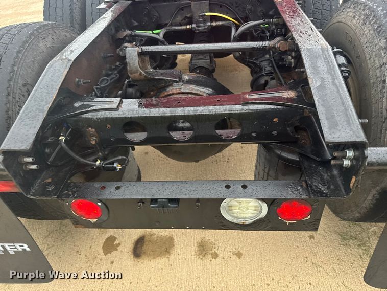 image for item ER2394 2019 International LT625 semi truck