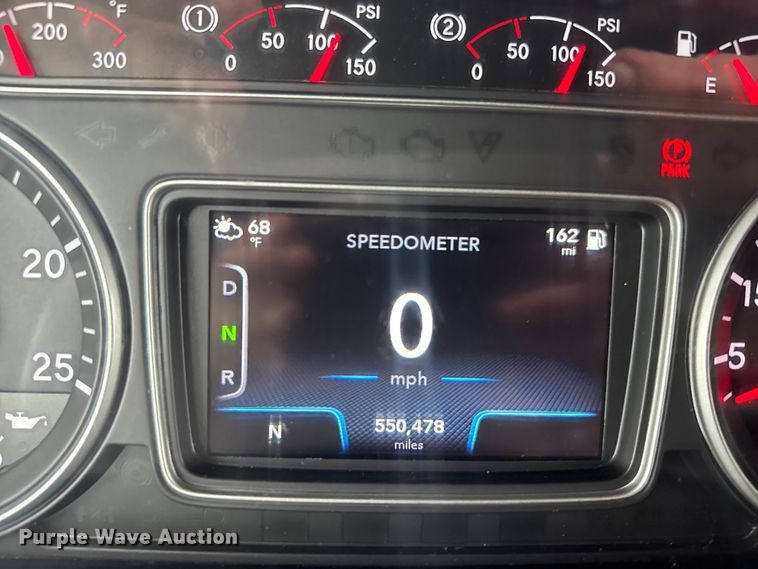 image for item ER2394 2019 International LT625 semi truck