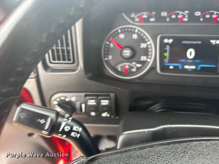 image for item ER2394 2019 International LT625 semi truck