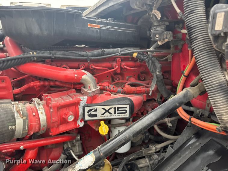 image for item ER2394 2019 International LT625 semi truck