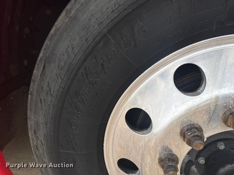 image for item ER2394 2019 International LT625 semi truck