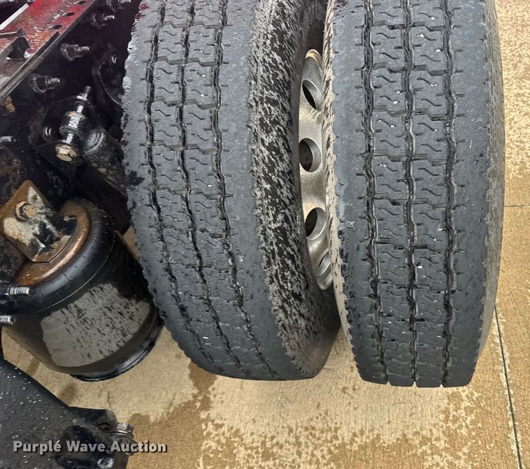 image for item ER2394 2019 International LT625 semi truck