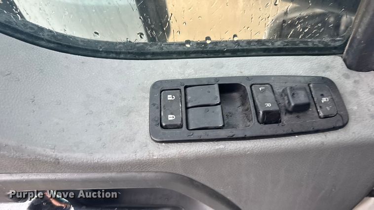 image for item ER2395 2015 Kenworth T680  semi truck