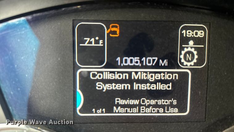 image for item ER2395 2015 Kenworth T680  semi truck