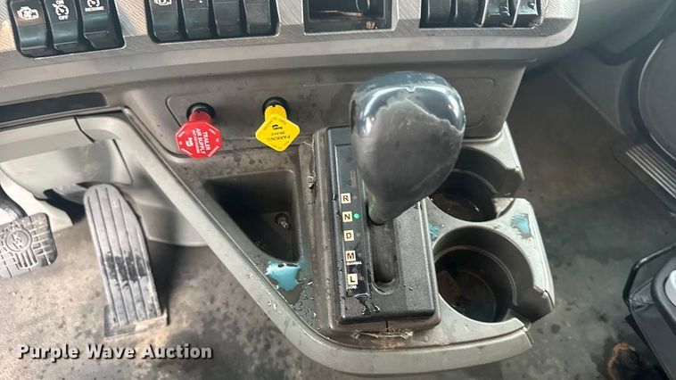 image for item ER2395 2015 Kenworth T680  semi truck