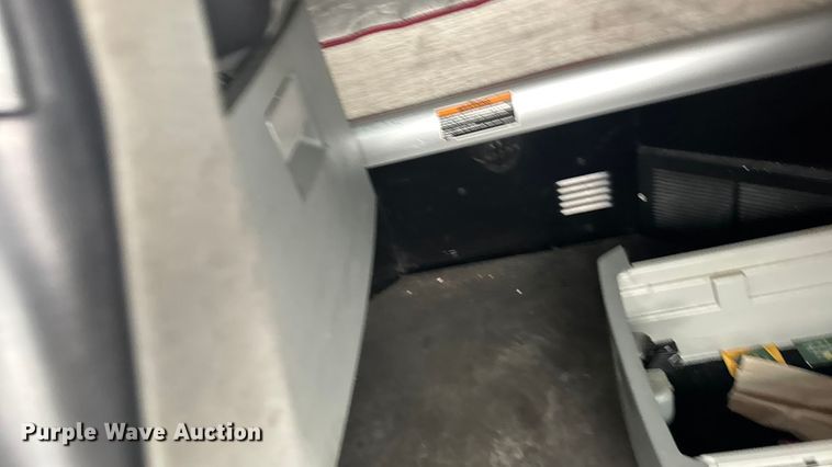 image for item ER2395 2015 Kenworth T680  semi truck