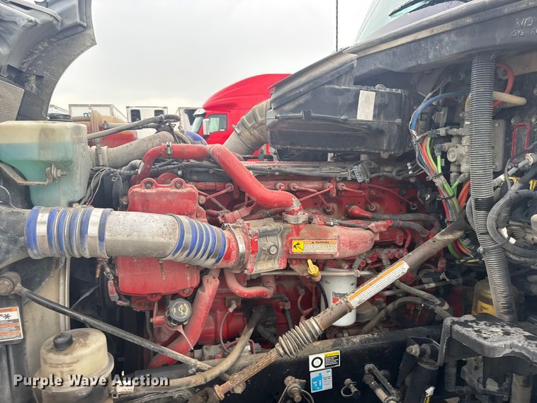 image for item ER2395 2015 Kenworth T680  semi truck