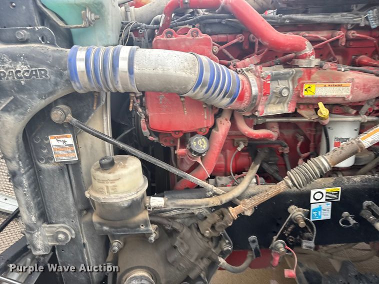 image for item ER2395 2015 Kenworth T680  semi truck