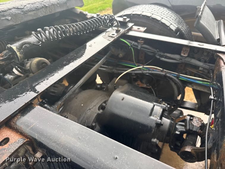 image for item ER2396 2016 Freightliner Cascadia semi truck