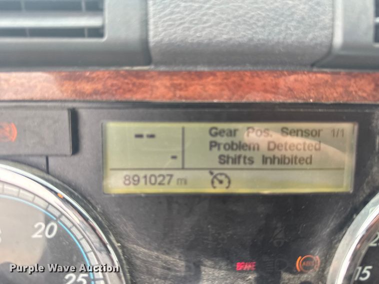 image for item ER2396 2016 Freightliner Cascadia semi truck