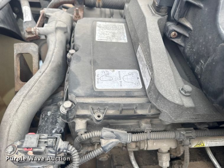 image for item ER2396 2016 Freightliner Cascadia semi truck