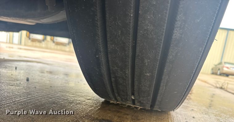 image for item ER2396 2016 Freightliner Cascadia semi truck