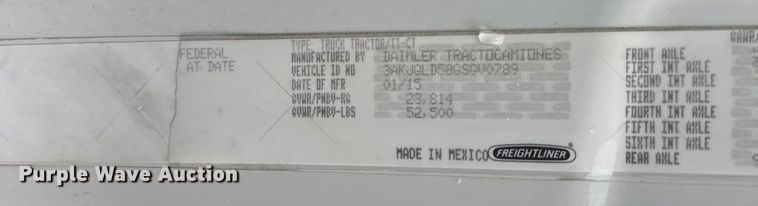 image for item ER2396 2016 Freightliner Cascadia semi truck