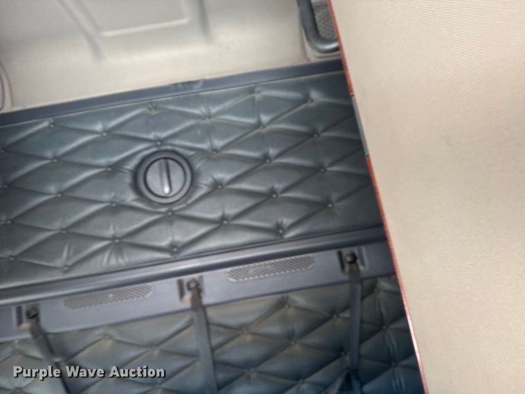 image for item ER2405 2016 Freightliner Cascadia glider kit semi truck