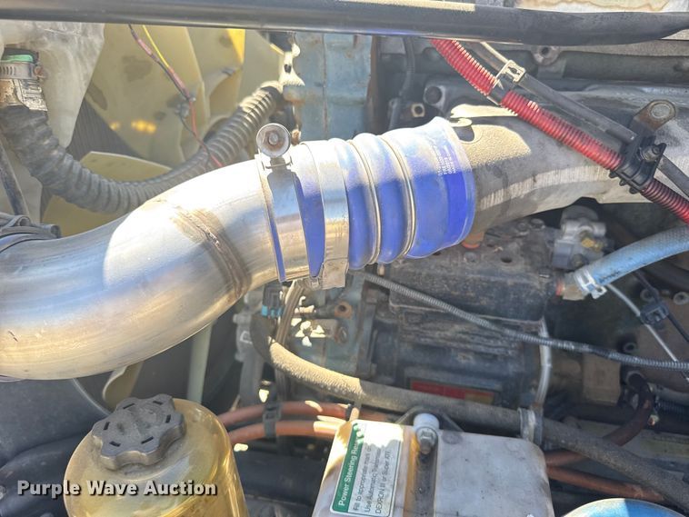 image for item ER2405 2016 Freightliner Cascadia glider kit semi truck