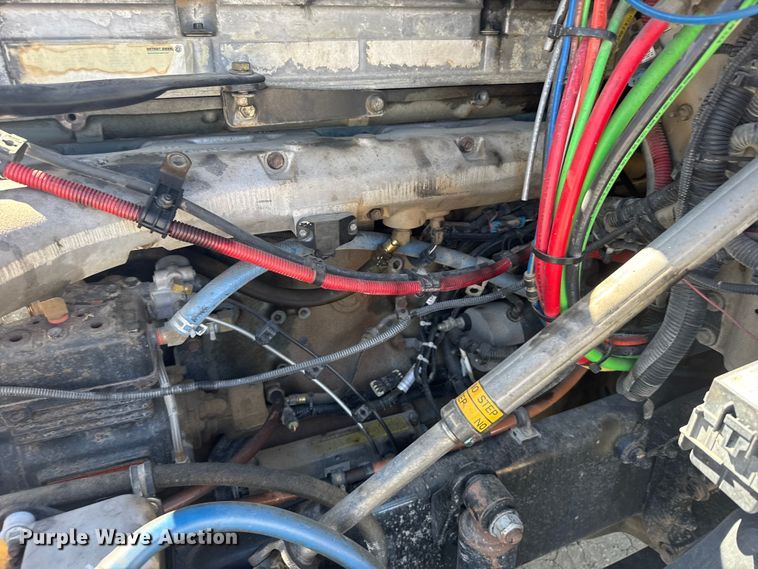 image for item ER2405 2016 Freightliner Cascadia glider kit semi truck