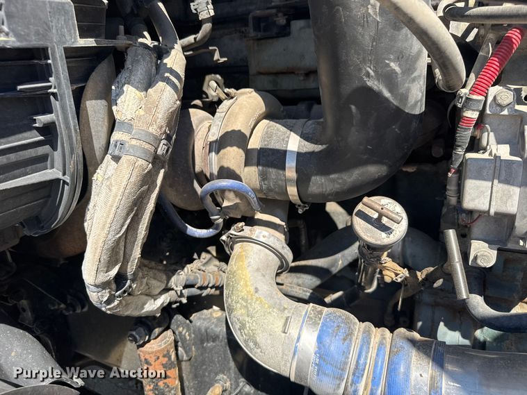 image for item ER2405 2016 Freightliner Cascadia glider kit semi truck