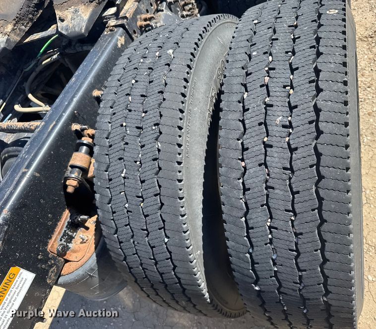 image for item ER2405 2016 Freightliner Cascadia glider kit semi truck